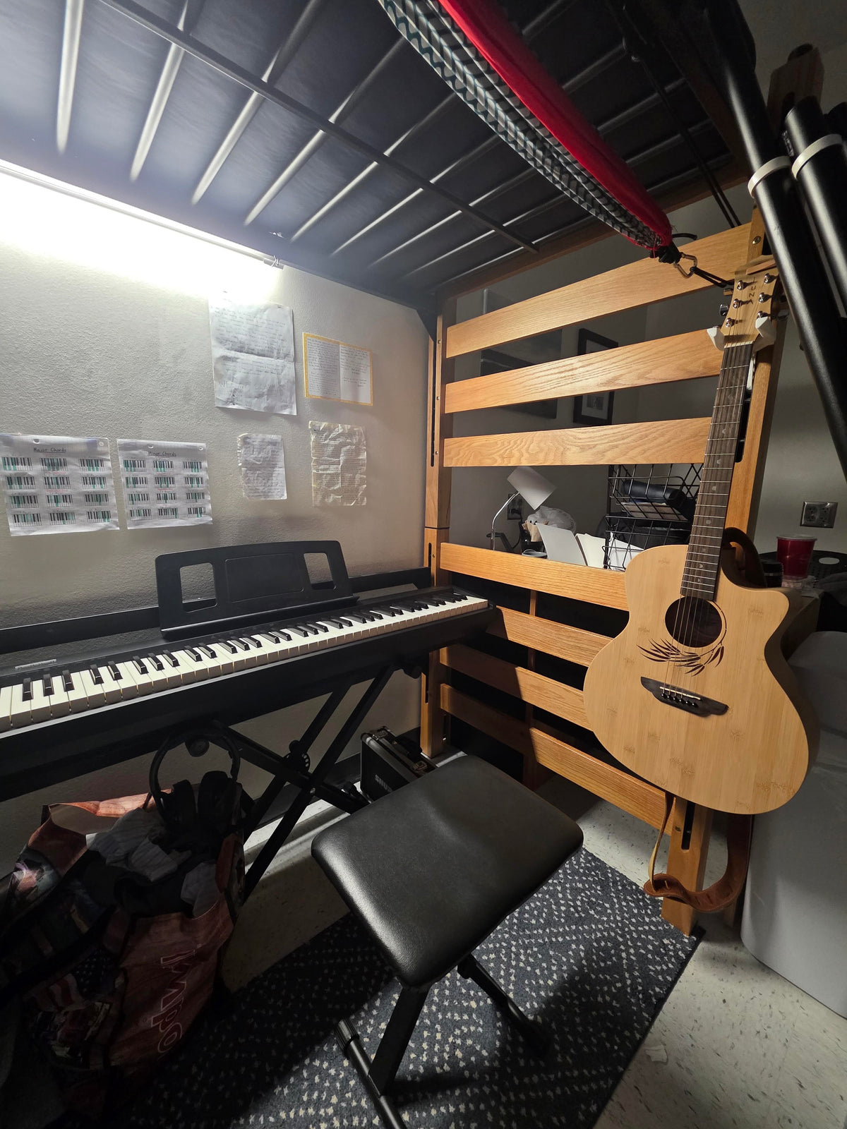 DORMCLAW Guitar Holder